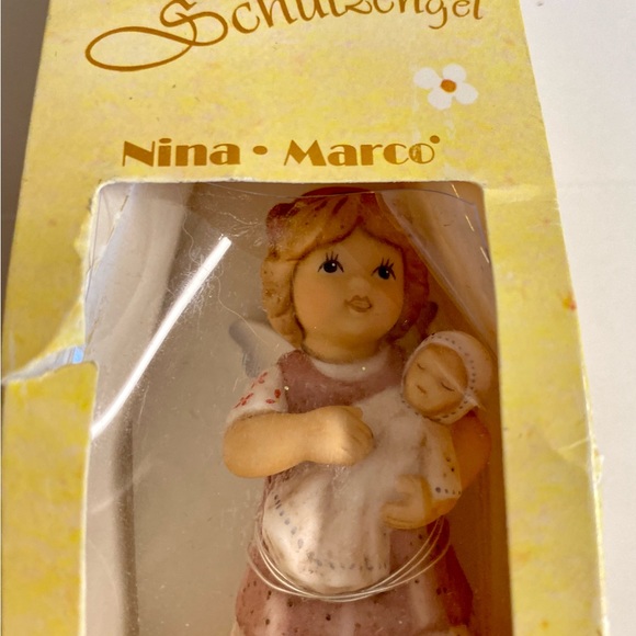 2 Vintage Porcelain Goebel Guardian Angel figures.Still in original box. - Picture 5 of 9